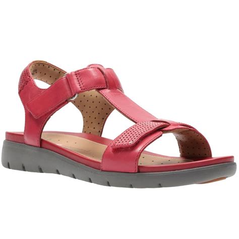 Clarks Un Haywood Womens Wide-Fit Sandals - Women from Charles Clinkard UK