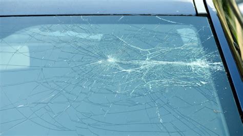 OEM vs Aftermarket Windshield (What Are the Differences?) – Auto Trends ...