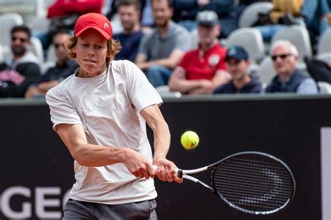 Tennis: Sinner trionfa a Sofia. Il 19enne italiano conquista il primo titolo ATP - Firenze Post