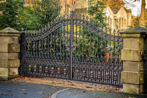 Modern Metal Art Double Driveway Front Entry Wrought Iron Gate Designs for House Decor IOK-194 ...