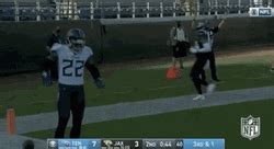 The Mighty Derrick Henry Stiff Arm GIF | GIFDB.com