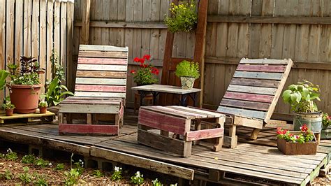 Budget-Friendly Pallet Furniture | Garden Gate