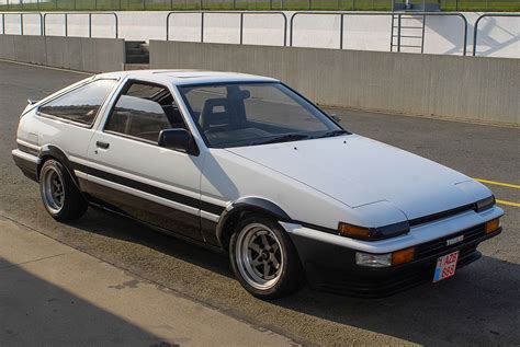 Toyota Corolla GT AE86 Trueno hatchback - Toyota AE86 - Wikipedia Corolla Ae86, Corolla ...