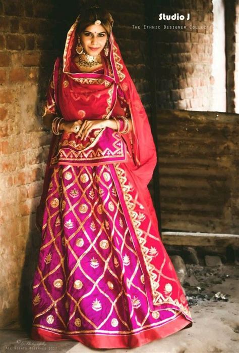 Young Indian Women In Traditional Dress Rajasthan Stock Photo Download ...