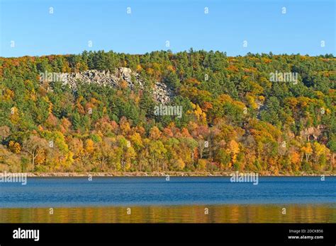 Calm Waters and Fall Colors in Devils Lake State Park in Wisconsin Stock Photo - Alamy