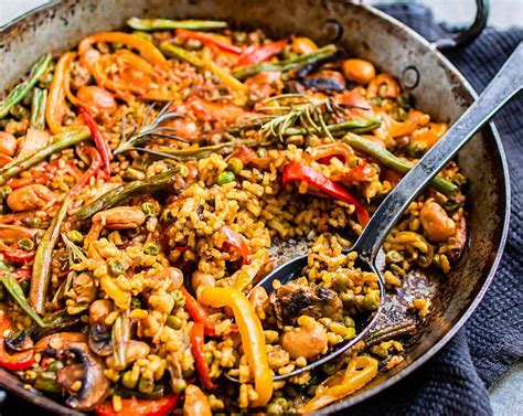 Authentic Spanish Vegetable Paella Recipe | SideChef