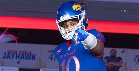 Kansas offers in-state 2025 DL Julian Marks