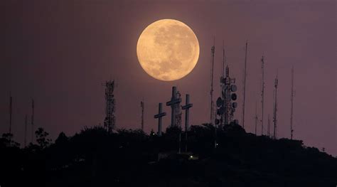 Images of the Harvest Moon From Around the World - ABC News