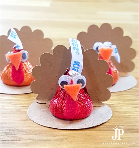 Fun & Simple Thanksgiving Crafts to Make This Year - Crazy Little Projects