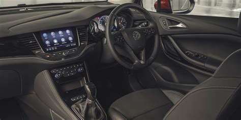 Vauxhall Astra Interior & Infotainment | carwow