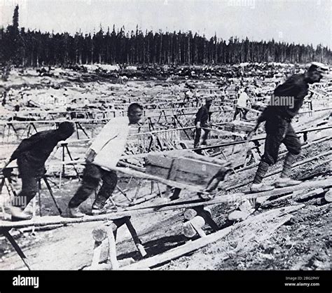 Gulag prisoners hi-res stock photography and images - Alamy