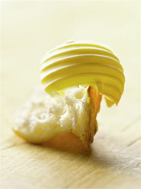 Noisette De Beurre Sur Du Pain Knob Of Butter On A Piece Of Bread ...