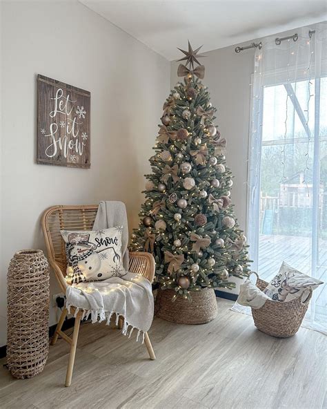 25 Rustic Christmas Tree Ideas