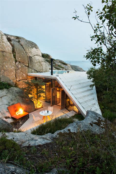 Photo 6 of 8 in This Norwegian Cabin's Roof Doubles as an Observation… | Architecture, Modern ...