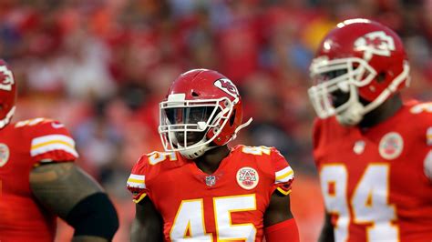 Kansas City Chiefs 53-man roster predictions: Comparing the experts ...