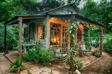 Rustic shed with three porched chillatorium in Raleigh, North Carolina ...