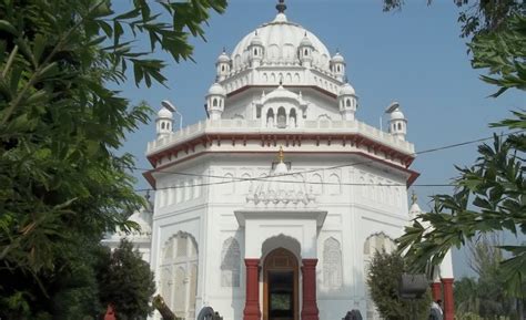 Gurudwara Saragarhi memorial, a tribute to the gallantry of 21 Sikh soldiers. | SikhNet