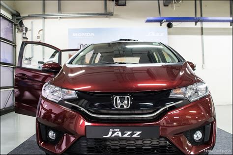 Honda Jazz Price, Colors, Specifications and Reviews India