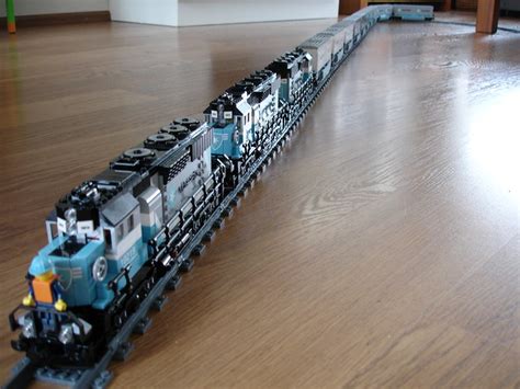 Lego 10219 Maersk Train - a photo on Flickriver