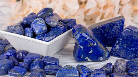 Lapis Lazuli Meanings, Properties and Uses - CrystalStones.com