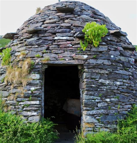 Ireland 2010b 144 | Beehive hut. These huts had very little … | Flickr