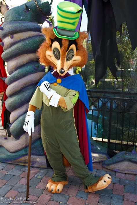 *BR'ER FOX ~ from the movie SONG of the SOUTH, released: 1946 | Disney characters costumes ...