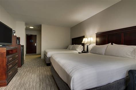 HOLIDAY INN EXPRESS & SUITES MIDDLEBORO RAYNHAM - Updated 2024 Prices ...