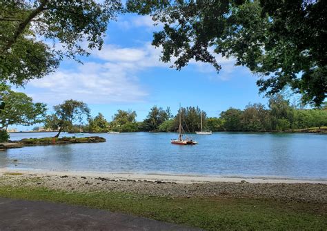 Reeds Bay Beach Park, Hilo - Hawaii Beaches