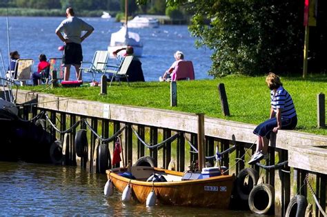 Guide to Oulton Broad - the gateway to the Broads