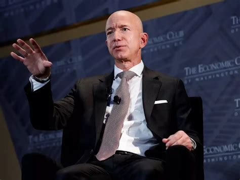 How Jeff Bezos' leadership style propelled him to become one of the richest men in the world ...