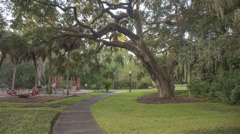 Best Places to Take Photographs in Orlando - Langford Park