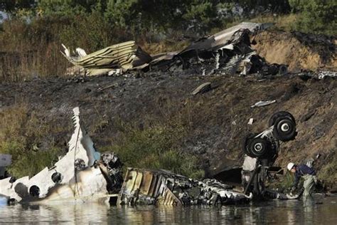 Ice hockey team Lokomotiv killed in Yaroslav plane crash - Foxcrawl