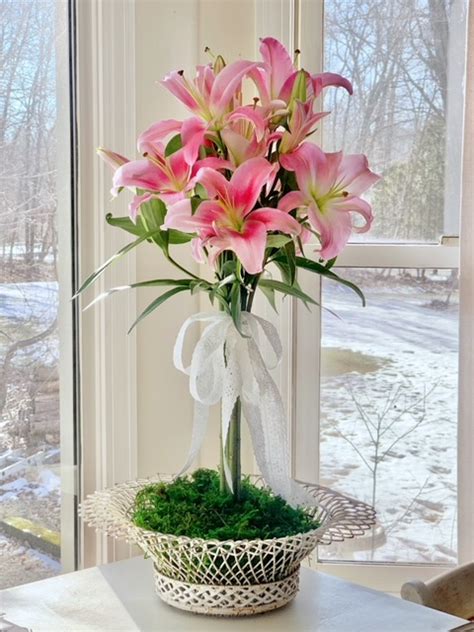 How to Design a Lily Flower Arrangement like a Pro - Celebrated Nest