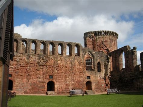 Bothwell Castle (Bothwell) - Visitor Information & Reviews