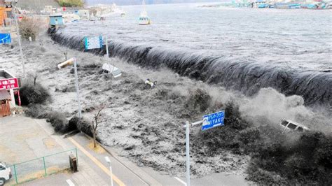 Japan Tsunami Footage: Live Footage of Japan Earthquake, Japan ...