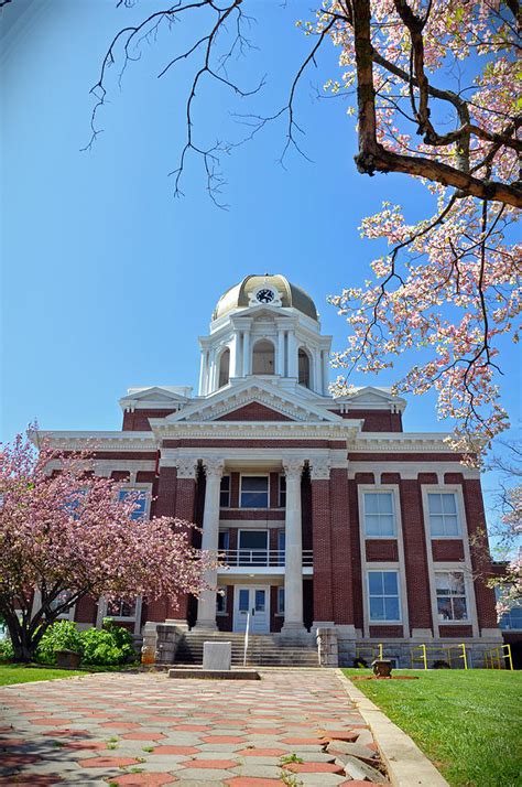 Bartow County Courthouse Photograph by David Dittmann - Fine Art America