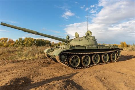 装備不足のウクライナ領土防衛隊、鹵獲した古いロシア戦車をフル活用 | Forbes JAPAN 公式サイト（フォーブス ジャパン）