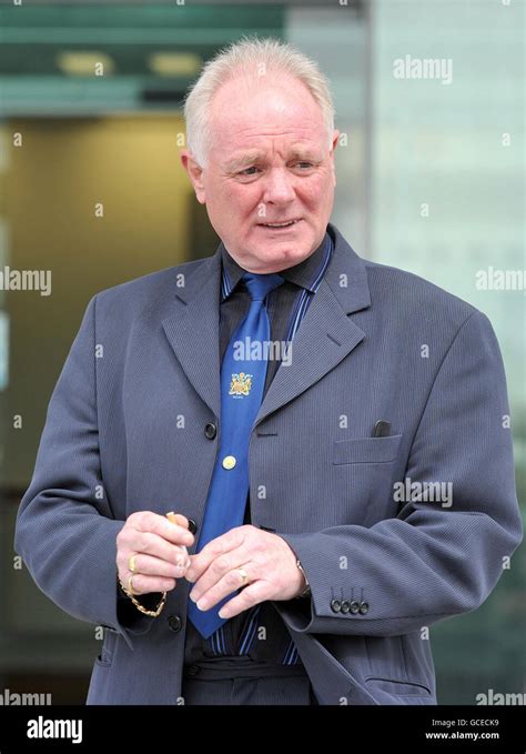 Coronation street actor bruce jones hi-res stock photography and images - Alamy