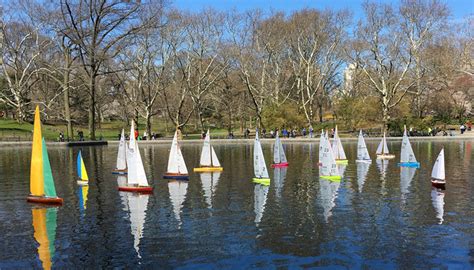 Model boat racing in New York City >> Scuttlebutt Sailing News ...