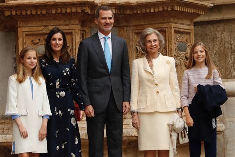 Spanish Royal Family Attends Easter Mass | RegalFille | Queen Letizia ...