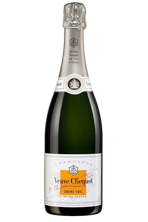 The Best Sweet Champagne and Sparkling Wine | Sweet champagne, Sweet champagne brands, Sparkling ...