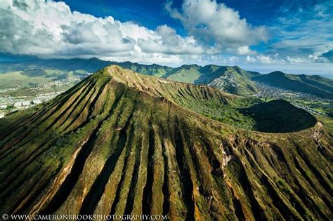 KOKO HEAD CRATER VOLCANO, HAWAII: Koko Head is the headland that defines the eastern side of ...