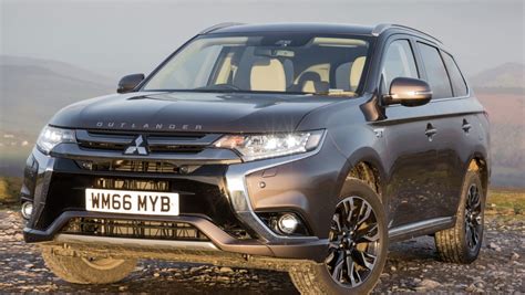 New Mitsubishi Outlander PHEV 2017 review | Auto Express