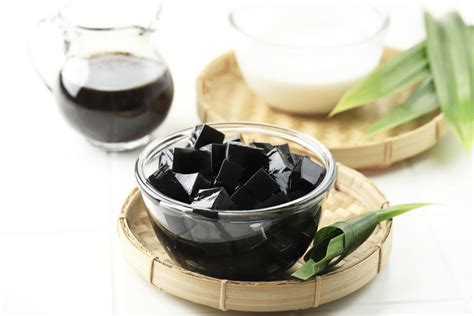 Resep Es Cincau Hitam Gula Aren yang Segar, Begini Caranya!