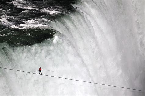 HISTORIC: A walk across Niagara Falls on tightrope! - Rediff.com News