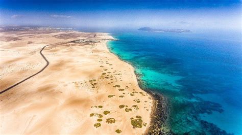 Grandes Playas de Corralejo Parque Natural Dunas de Corralejo. Norte de Fuerteventura Foto de ...