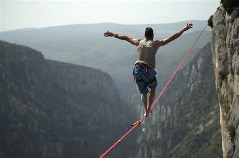 Five Impressive Slacklining Photos | ActionHub