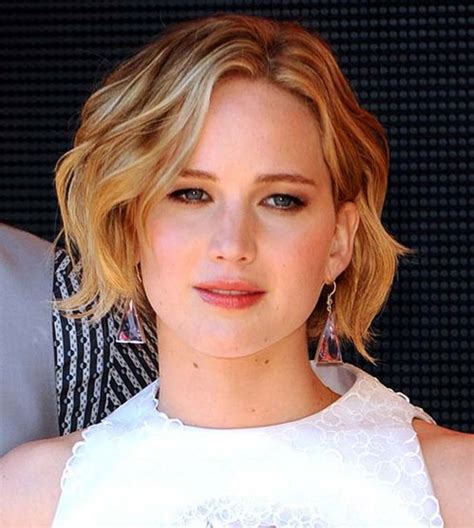 Jennifer Lawrence Haircuts and Hairstyles: Bob Cut, Pixies, Buns