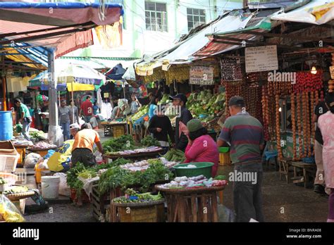 Food market philippines hi-res stock photography and images - Alamy