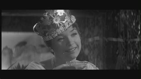 Shirley in 'The Apartment' - Shirley MacLaine Image (5246290) - Fanpop